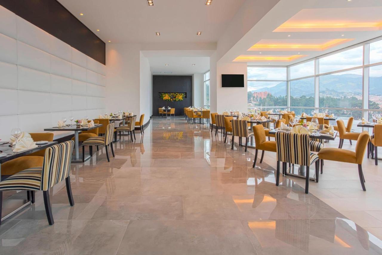 Four Points By Sheraton Cuenca Exterior foto The lounge at the airport.