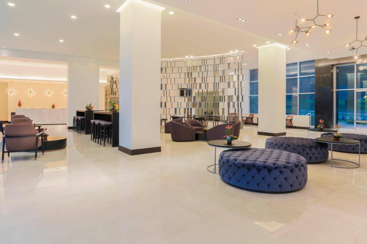 Four Points By Sheraton Cuenca Exterior foto Lobby