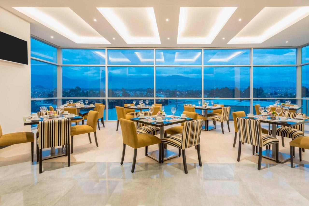 Four Points By Sheraton Cuenca Exterior foto The restaurant