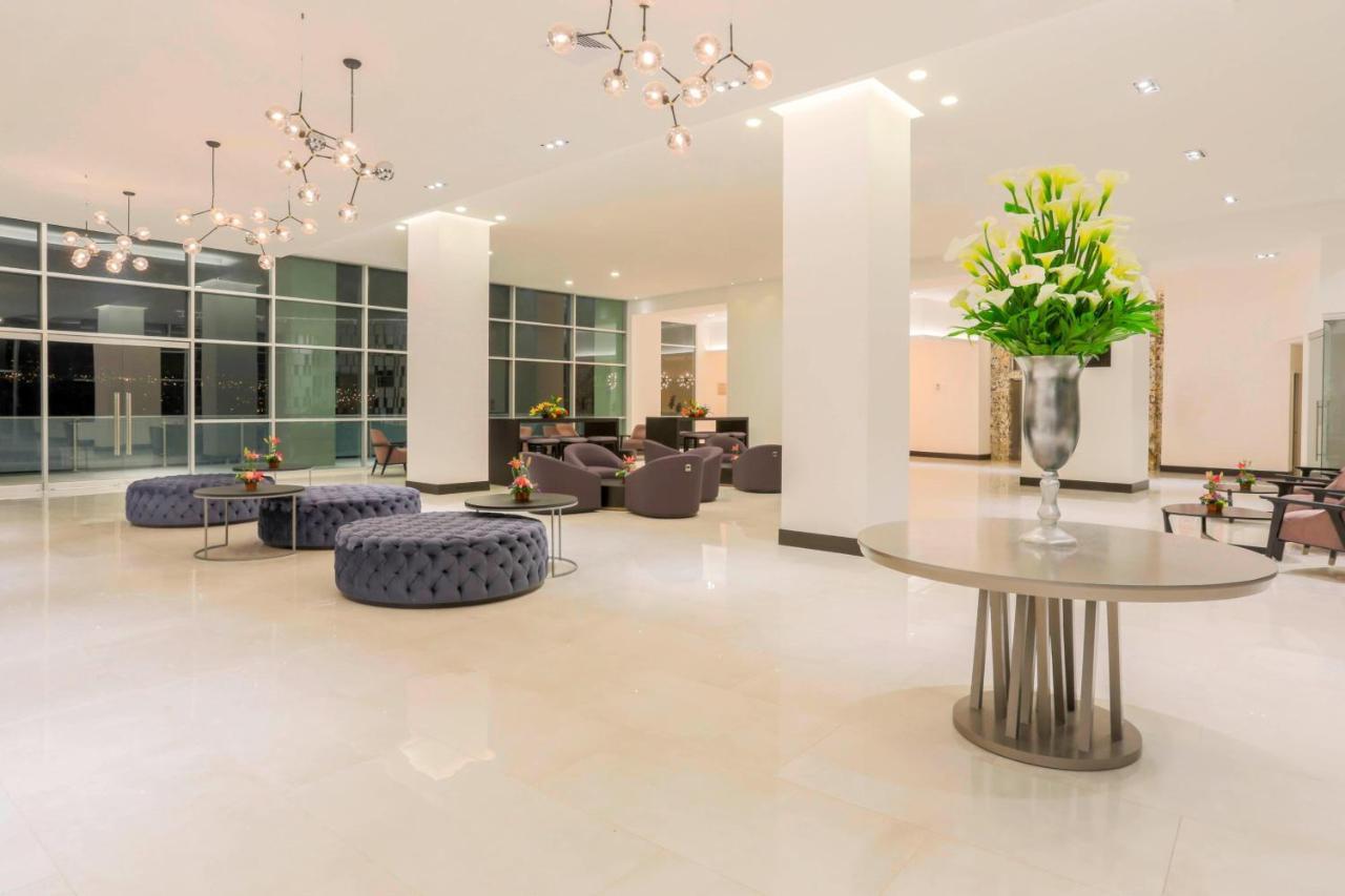 Four Points By Sheraton Cuenca Exterior foto Lobby