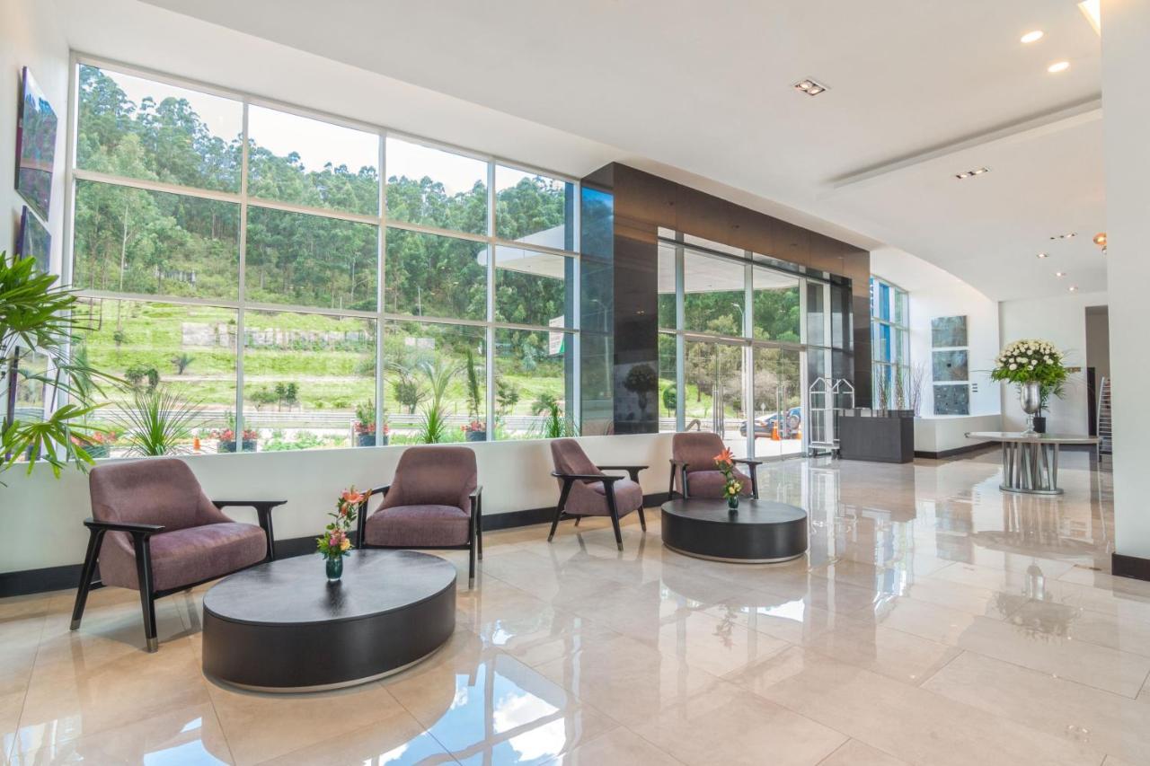 Four Points By Sheraton Cuenca Exterior foto Lobby